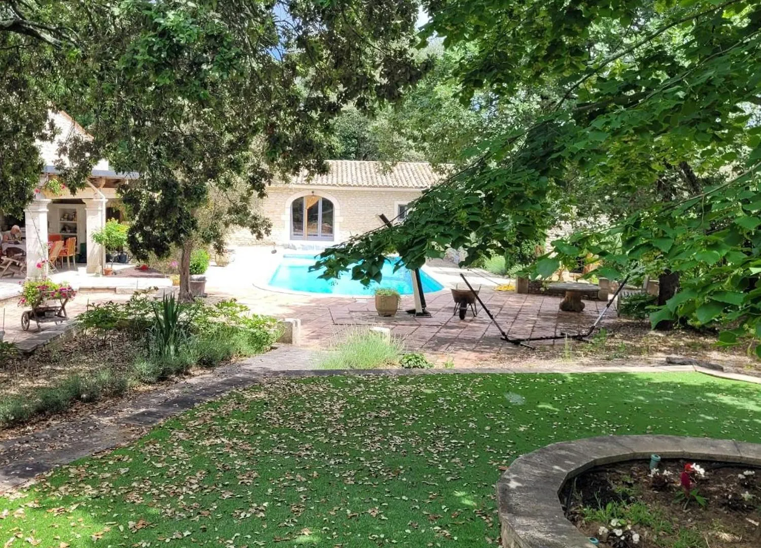 Villa Spacieuse A Chamaret Avec Piscine Privee